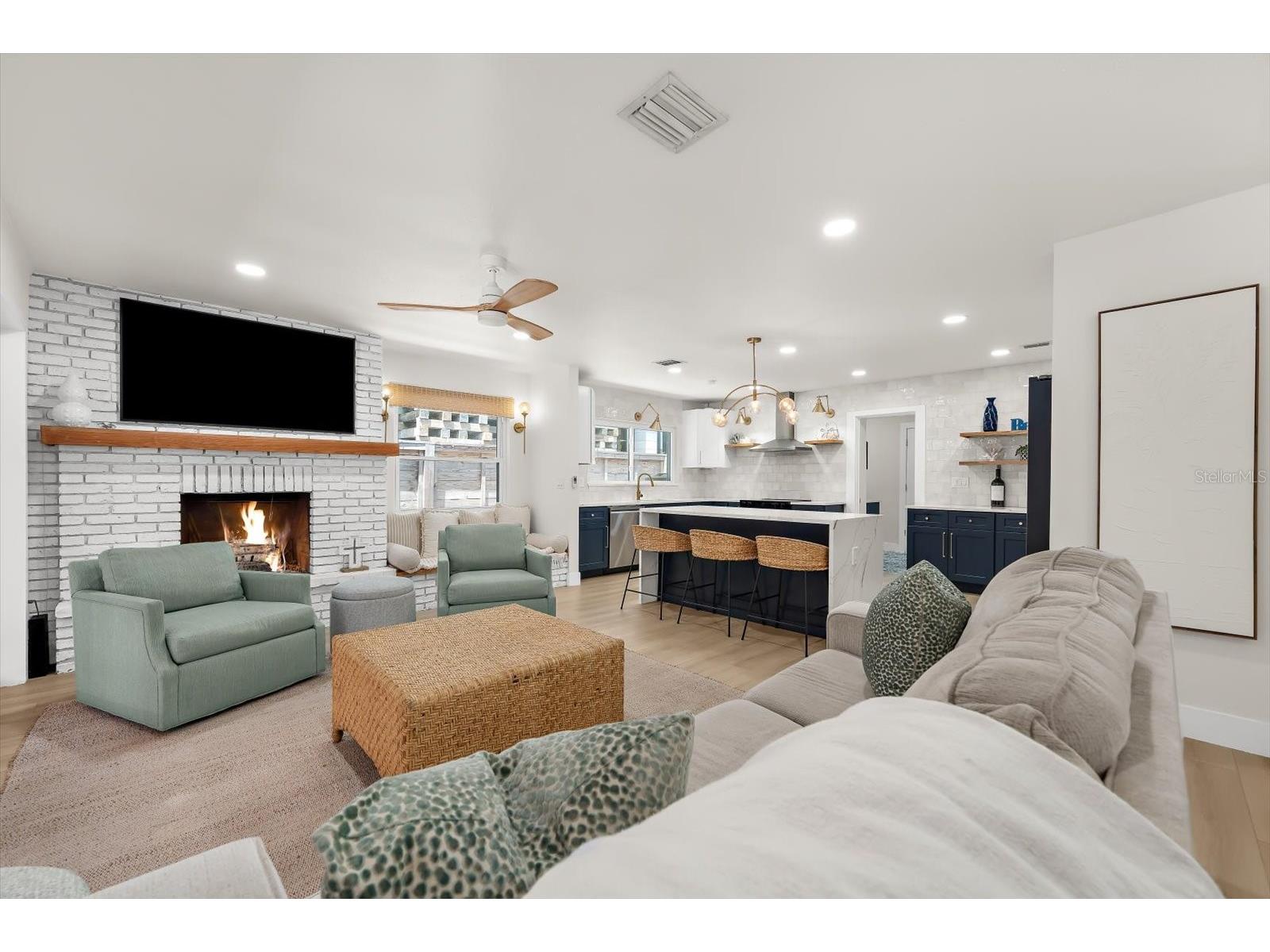 730 Bay Esplanade Clearwater Beach FL 33767 TB8509329 image5