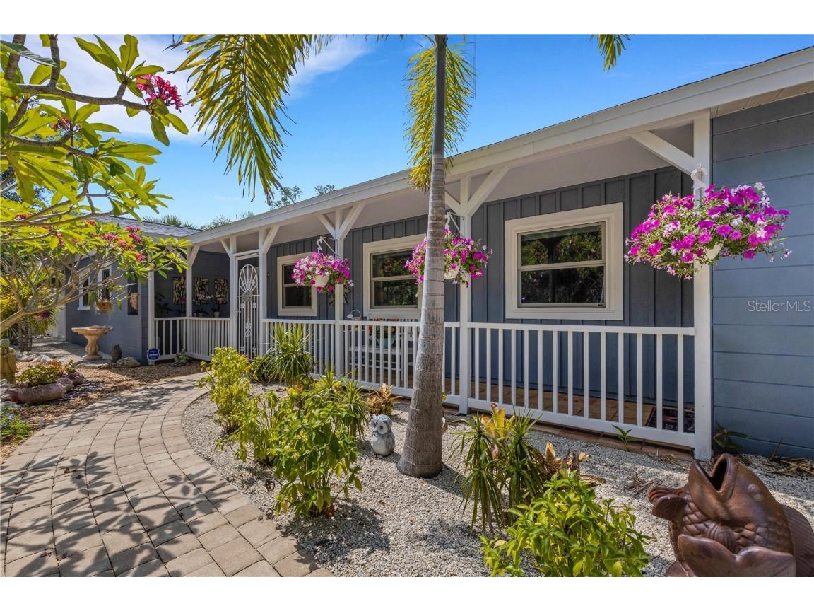 730 Edgemere Lane Sarasota FL 34242 - GRAND CANAL A4573857 image1