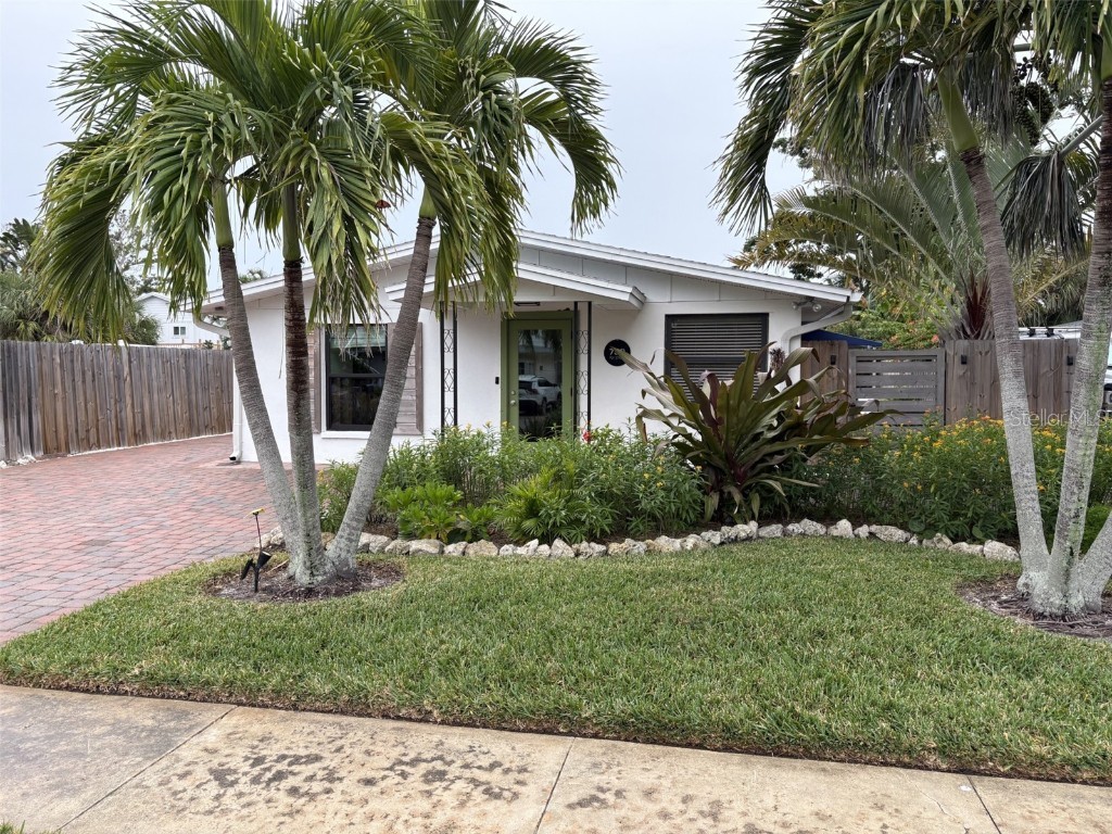 730 Fox Street Longboat Key FL 34228 A4671277 image1