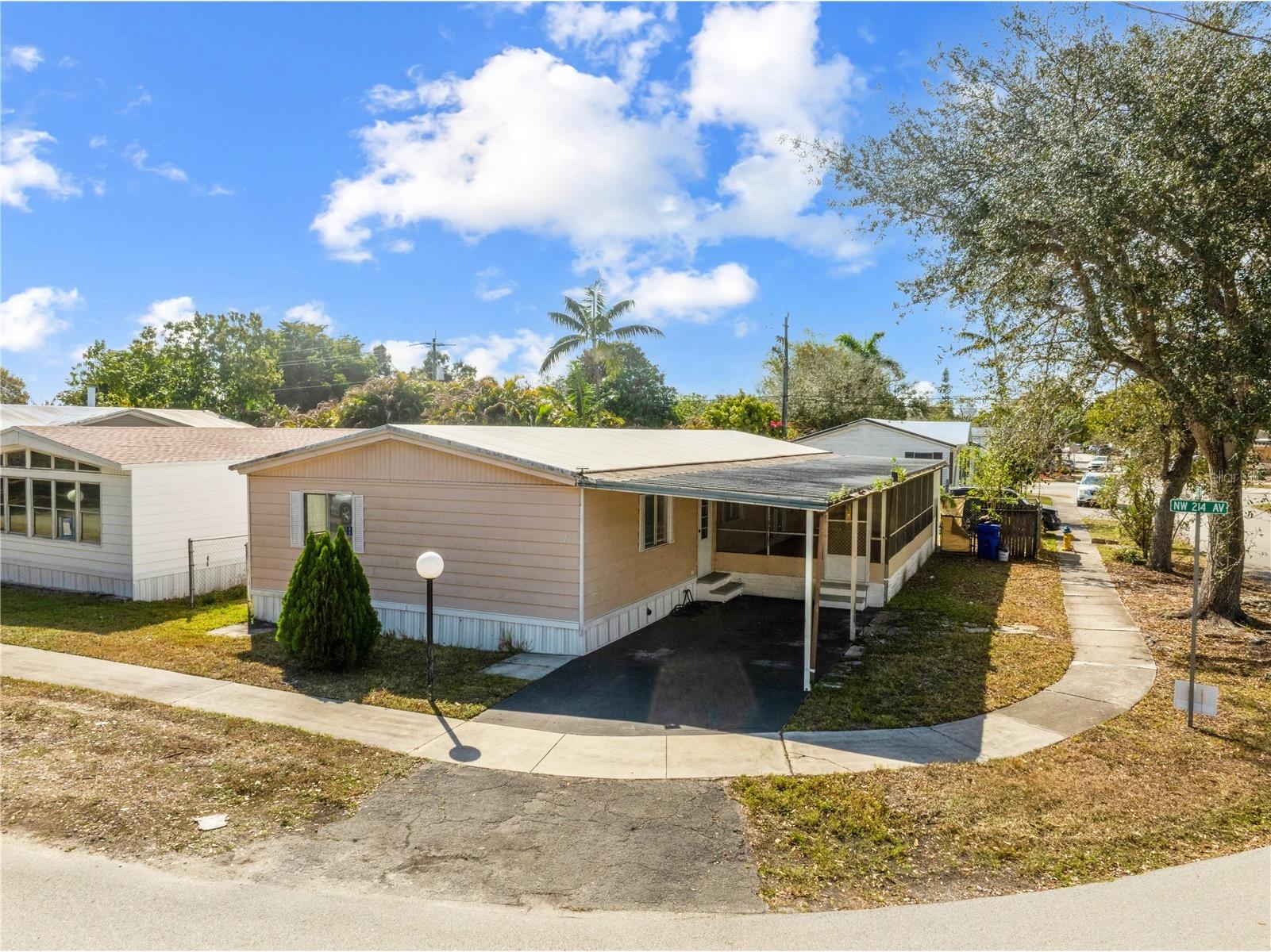 730 NW 214th Avenue Pembroke Pines FL 33029 L4959768 image2