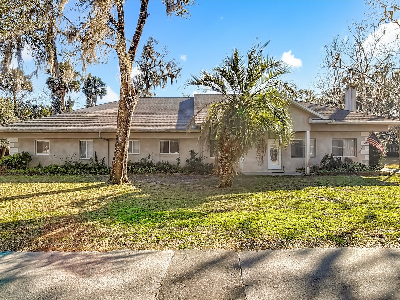 730 W University Avenue Deland FL 32720 V4947102 image1