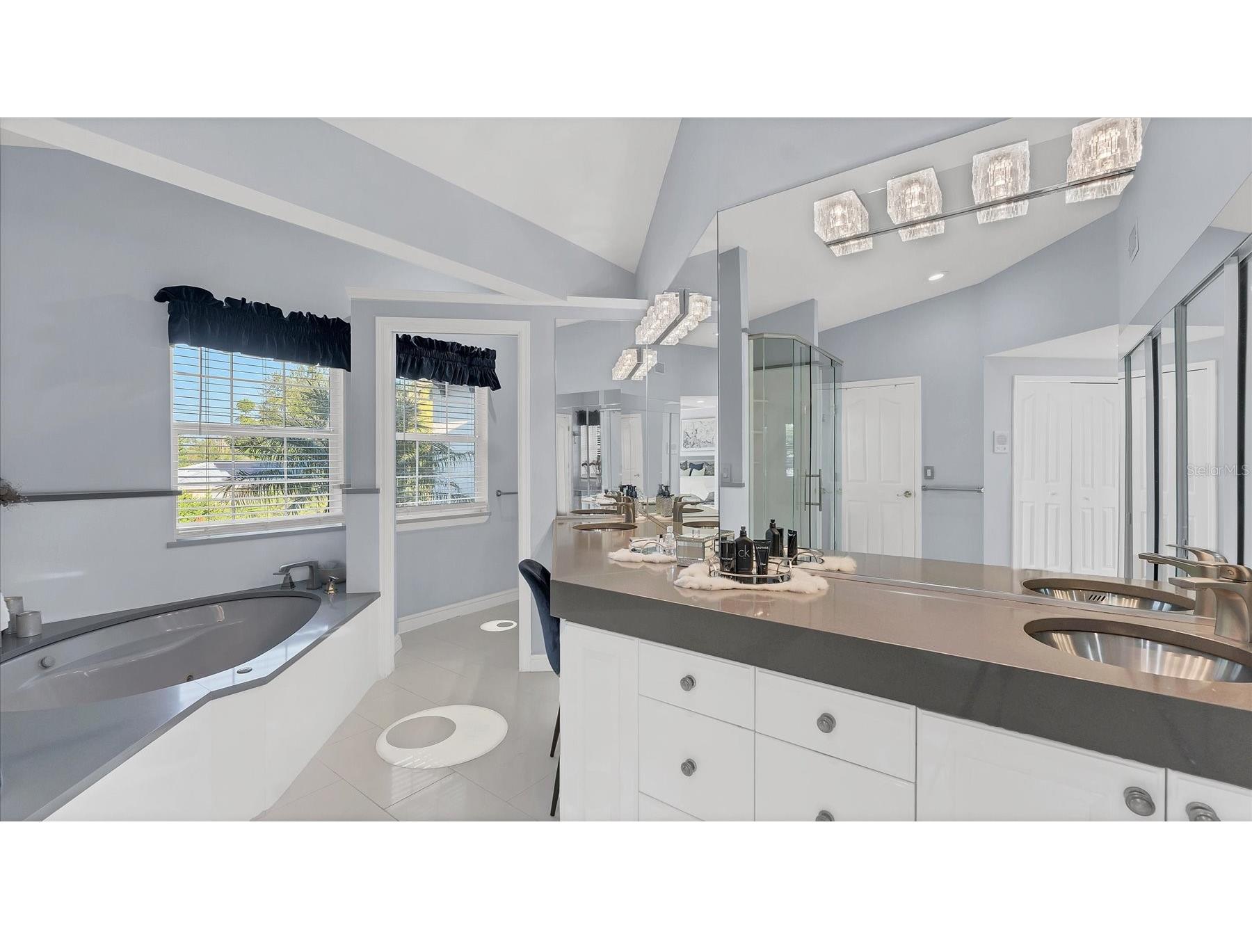 7300 Cove Terrace Sarasota FL 34231 A4680113 image34