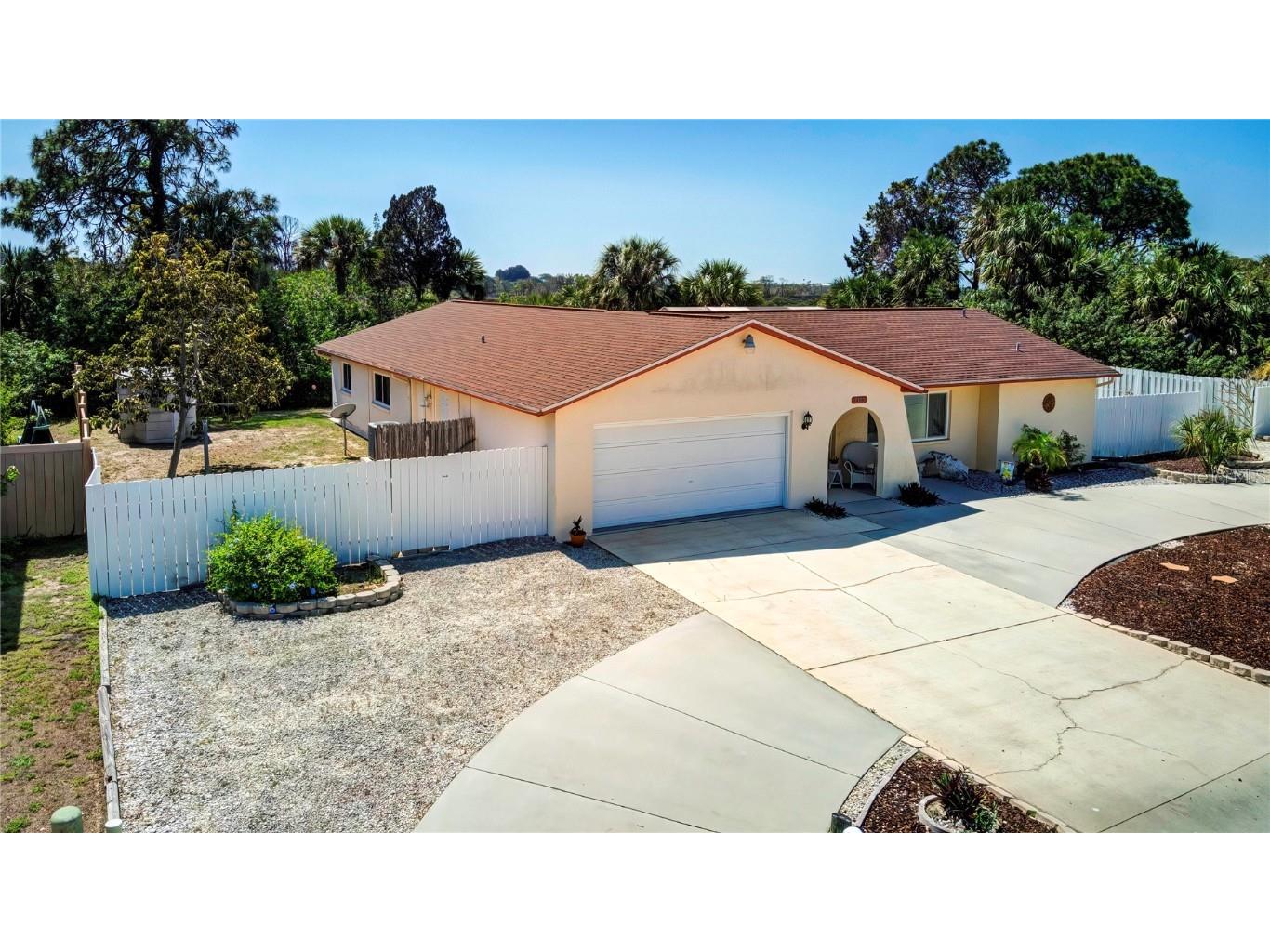 7300 Southwind Drive Hudson FL 34667 W7875024 image1