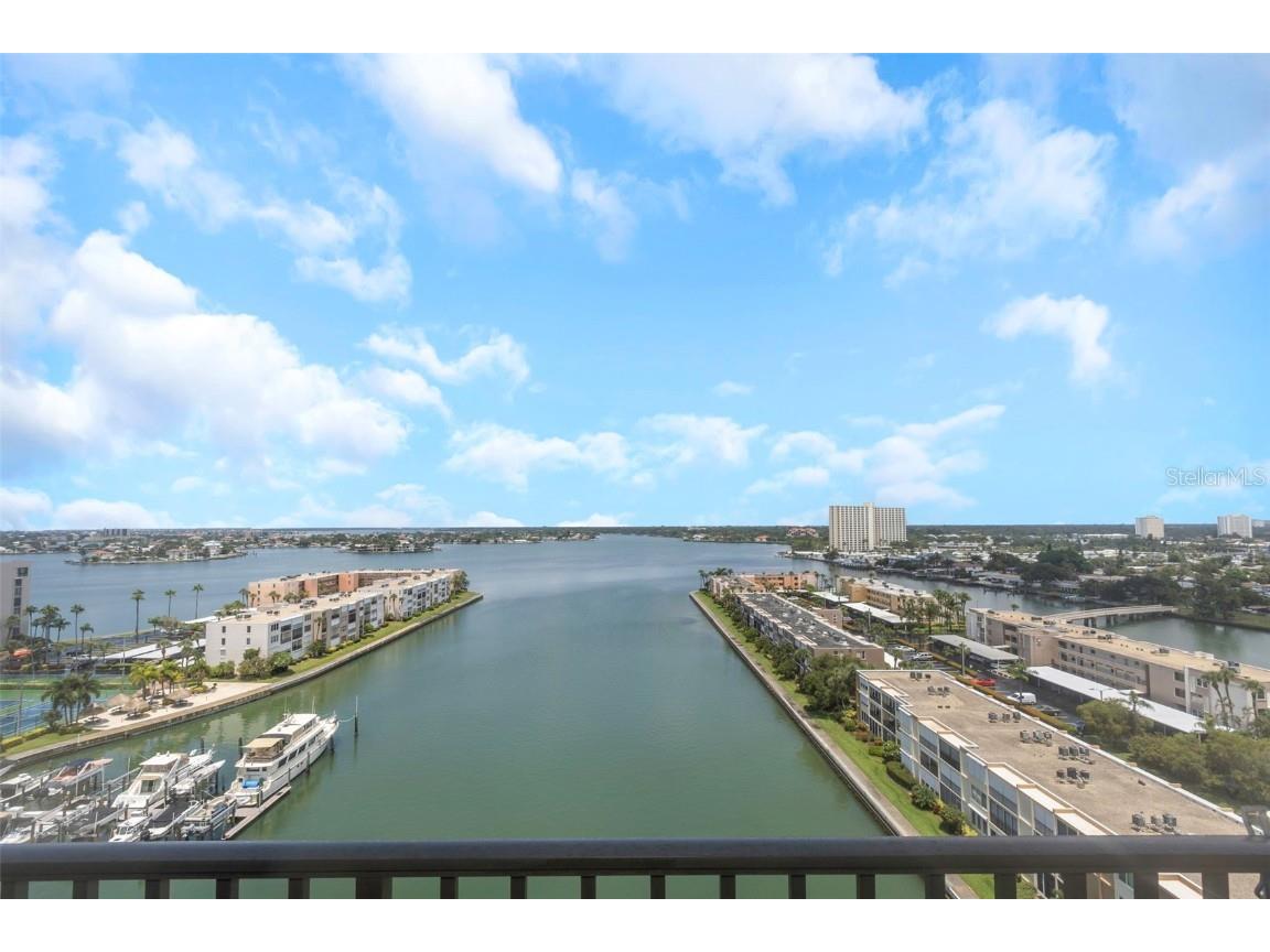 7300 Sun Island Drive S #1202 S Pasadena FL 33707 - BOCA CIEGA BAY U8226978 image1