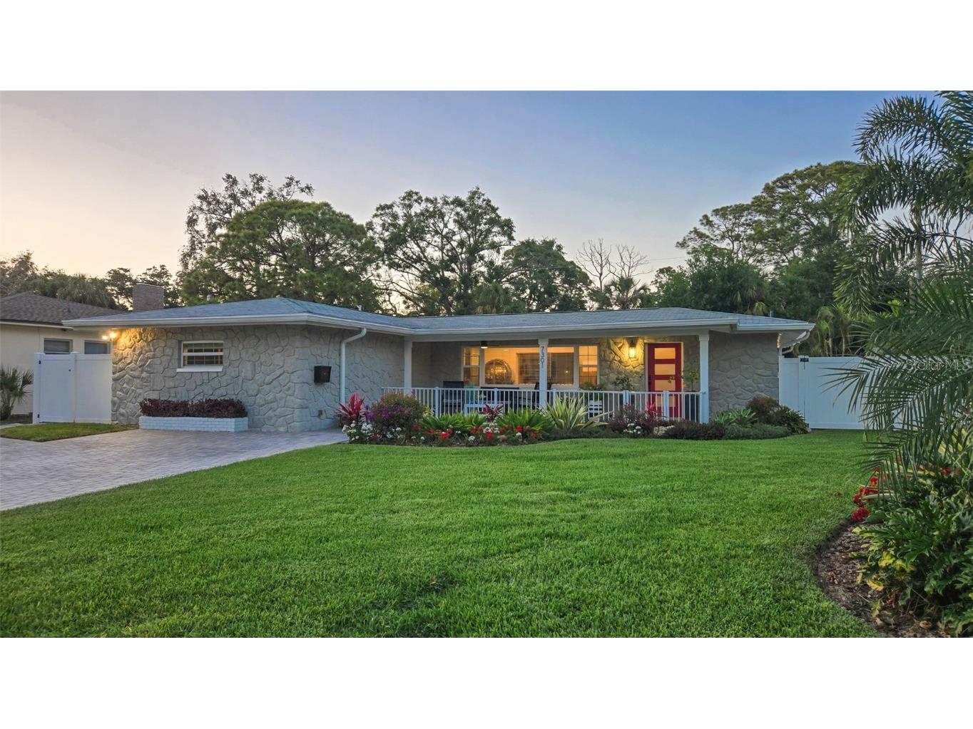 7301 2nd Avenue S Saint Petersburg FL 33707 TB8375693 image1