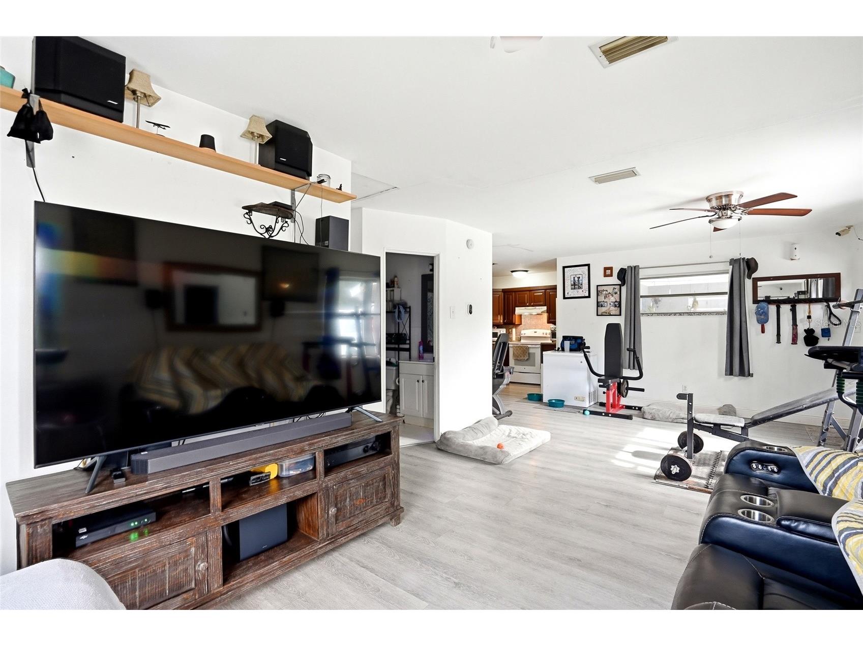 7301 8th Street N Saint Petersburg FL 33702 TB8519288 image29