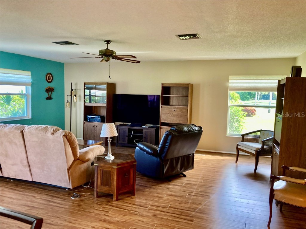 7302 9th Avenue W Bradenton FL 34209 A4667460 image5