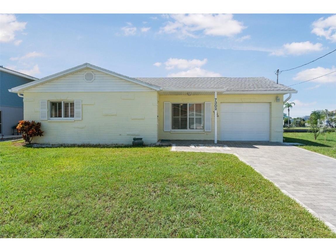 7302 Hatteras Drive Hudson FL 34667 W7857689 image1