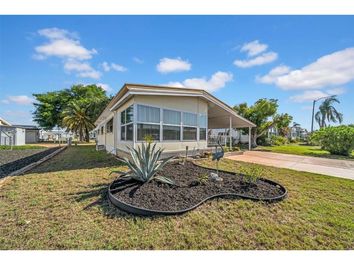 7303 Blue Lake Drive Hudson FL 34667 W7873482 image1