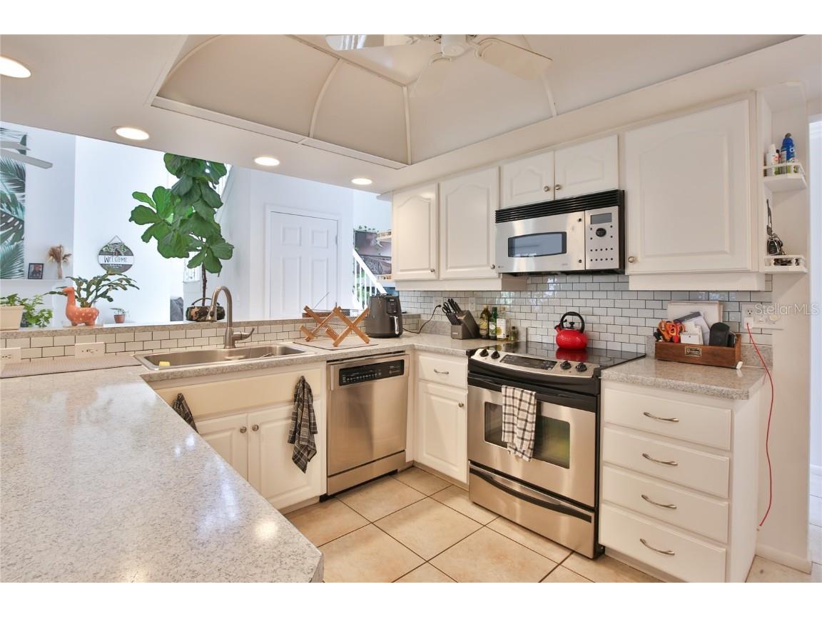 7303 Manatee Street Sarasota FL 34243 A4669732 image15