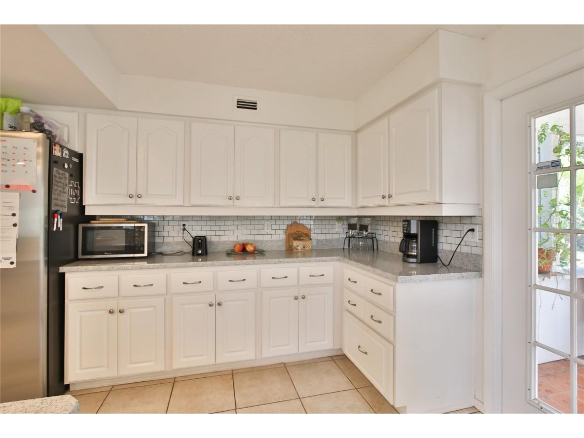 7303 Manatee Street Sarasota FL 34243 A4669732 image16