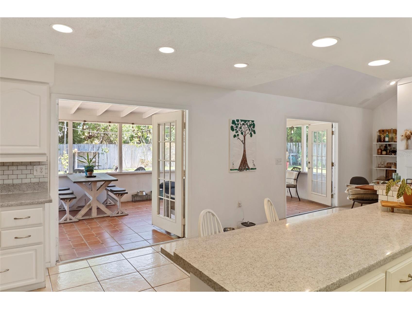 7303 Manatee Street Sarasota FL 34243 A4690664 image24