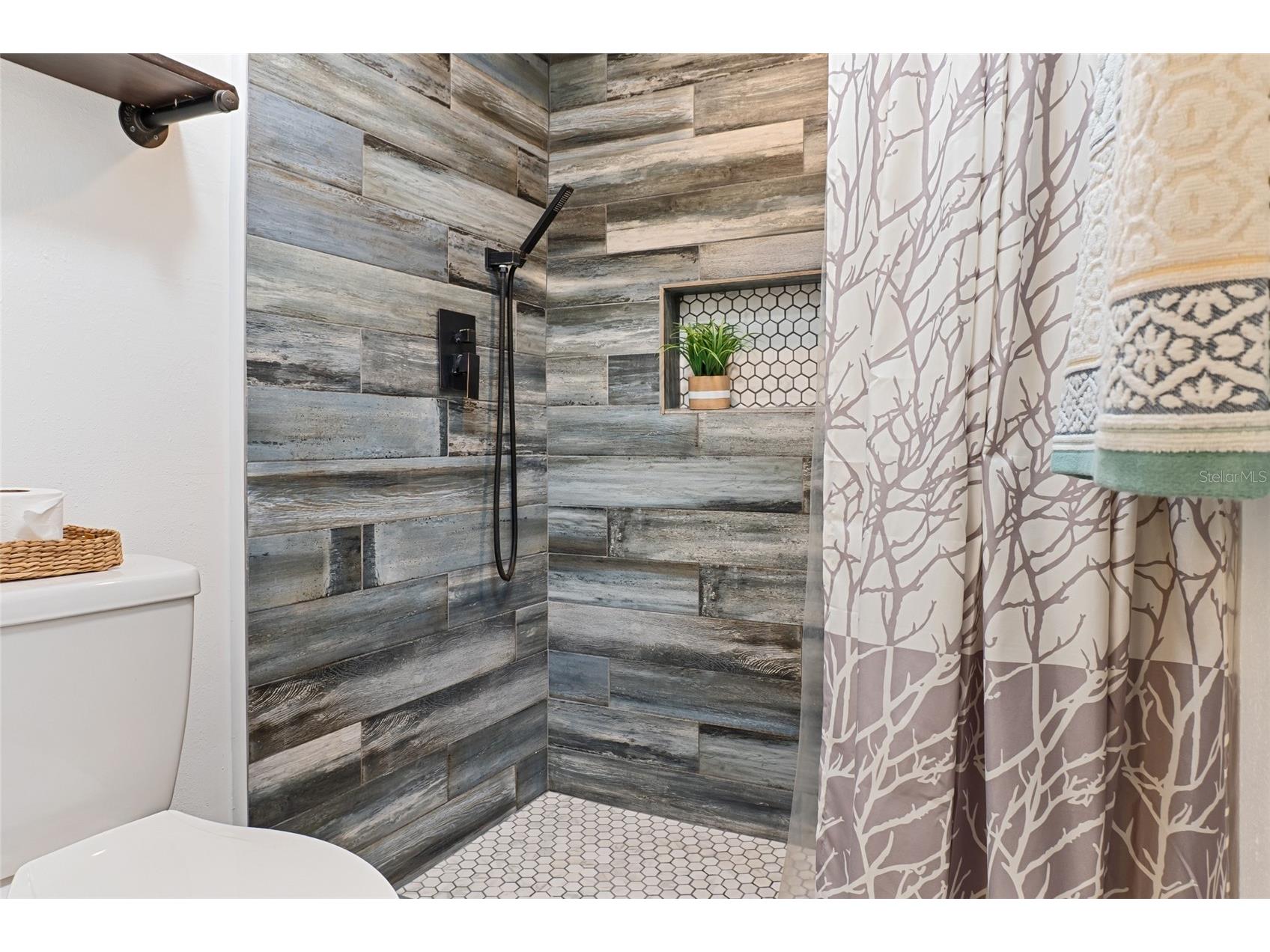 7303 Manatee Street Sarasota FL 34243 A4690664 image31