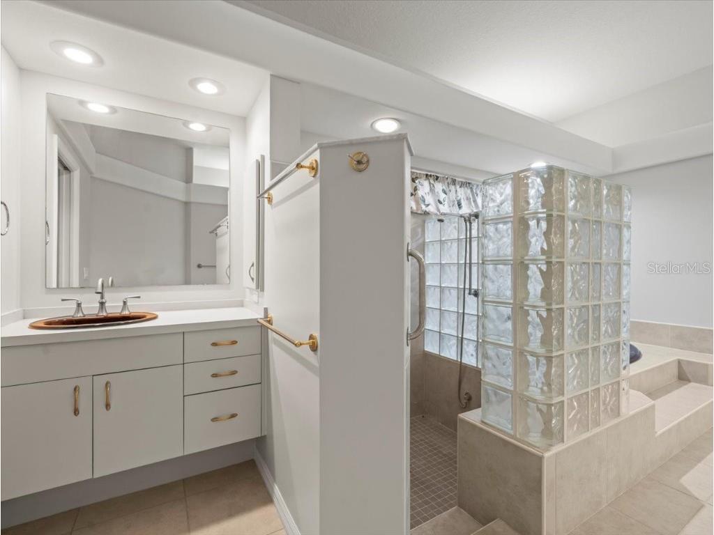 7303 Sawgrass Point Drive N Pinellas Park FL 33782 TB8424584 image51