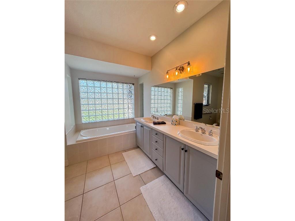 7303A Midnight Pass Road Sarasota FL 34242 A4648605 image15