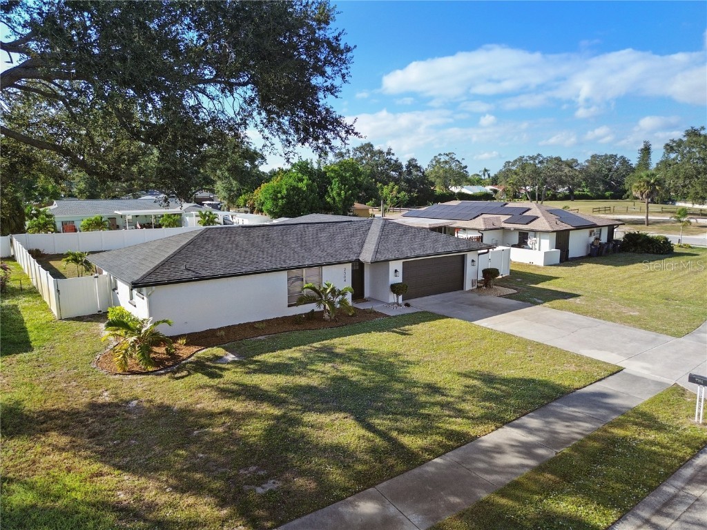 7304 Claries Drive Sarasota FL 34243 A4669867 image1