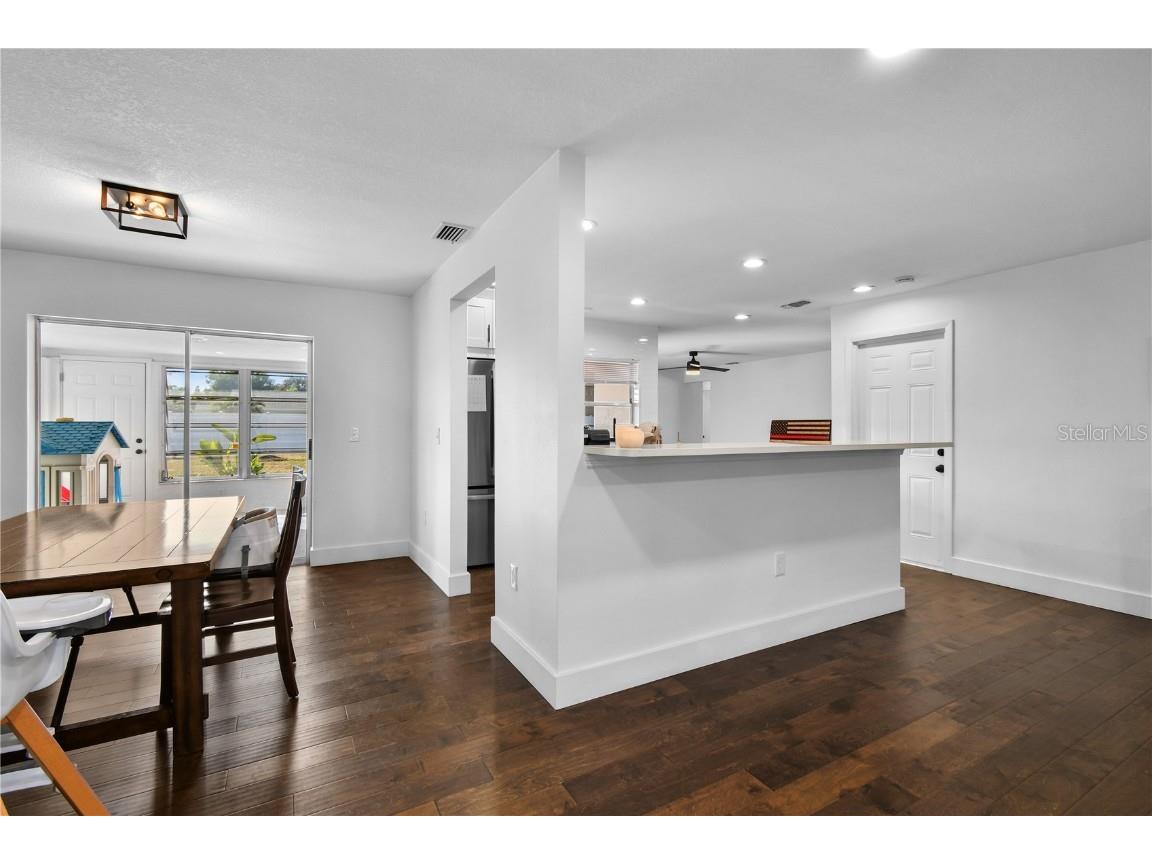 7304 Claries Drive Sarasota FL 34243 A4669867 image13