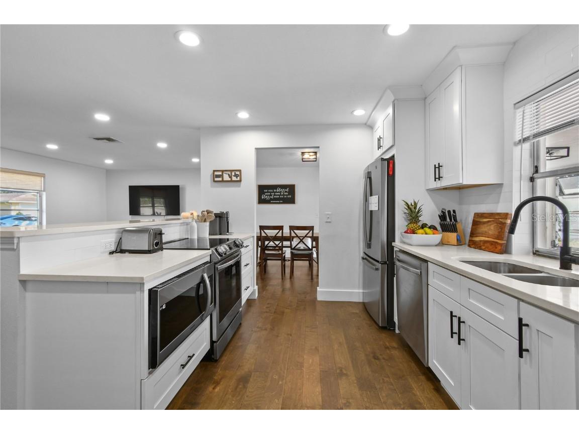 7304 Claries Drive Sarasota FL 34243 A4669867 image15