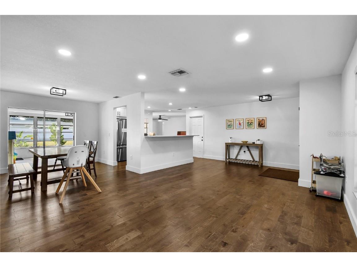 7304 Claries Drive Sarasota FL 34243 A4669867 image18