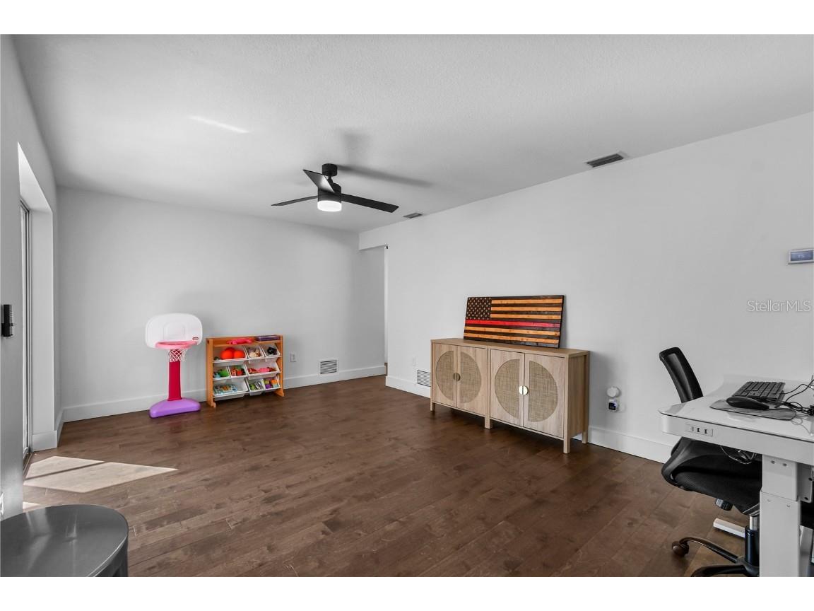 7304 Claries Drive Sarasota FL 34243 A4669867 image19