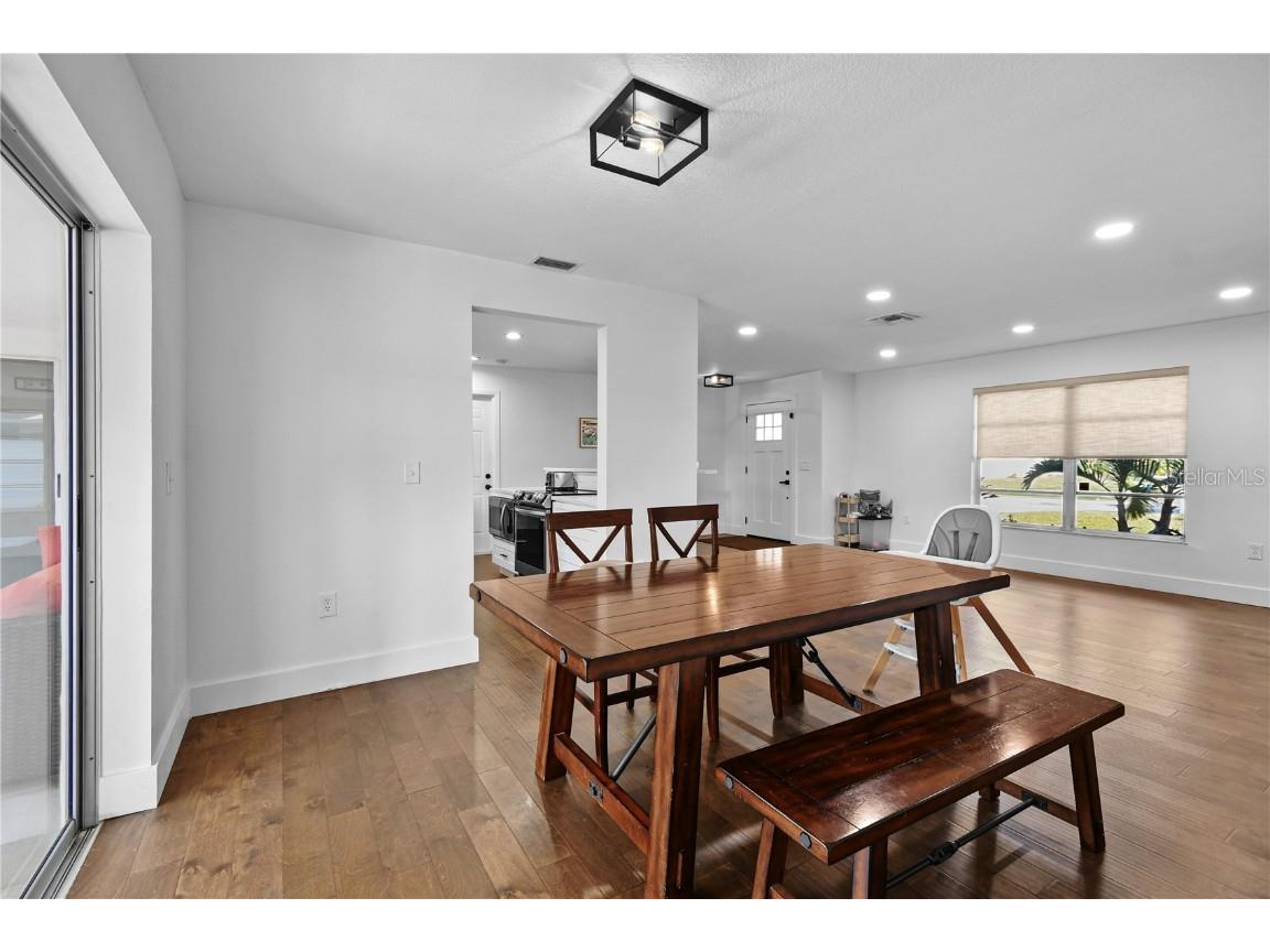 7304 Claries Drive Sarasota FL 34243 A4669867 image20