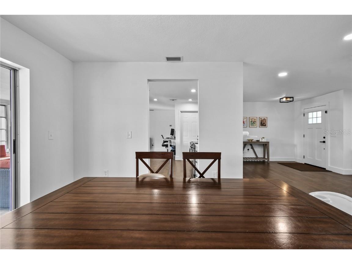 7304 Claries Drive Sarasota FL 34243 A4669867 image25