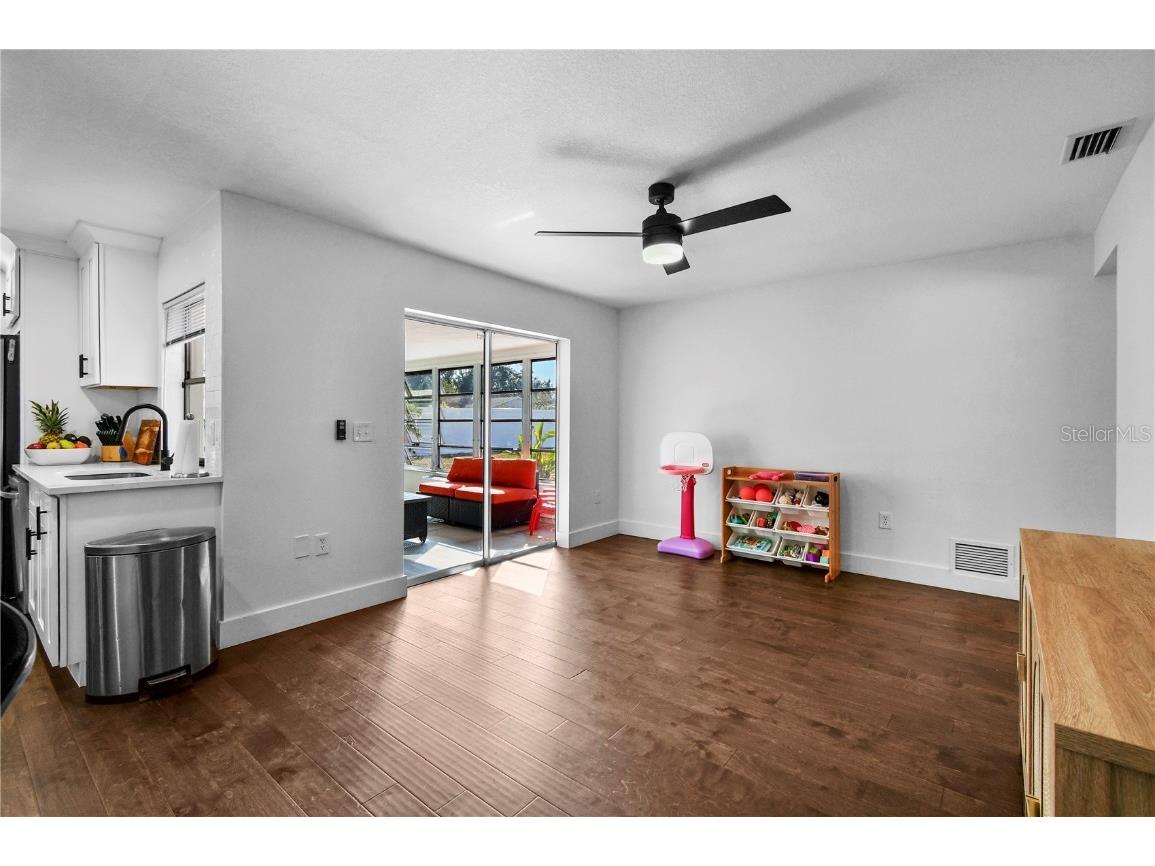 7304 Claries Drive Sarasota FL 34243 A4669867 image28