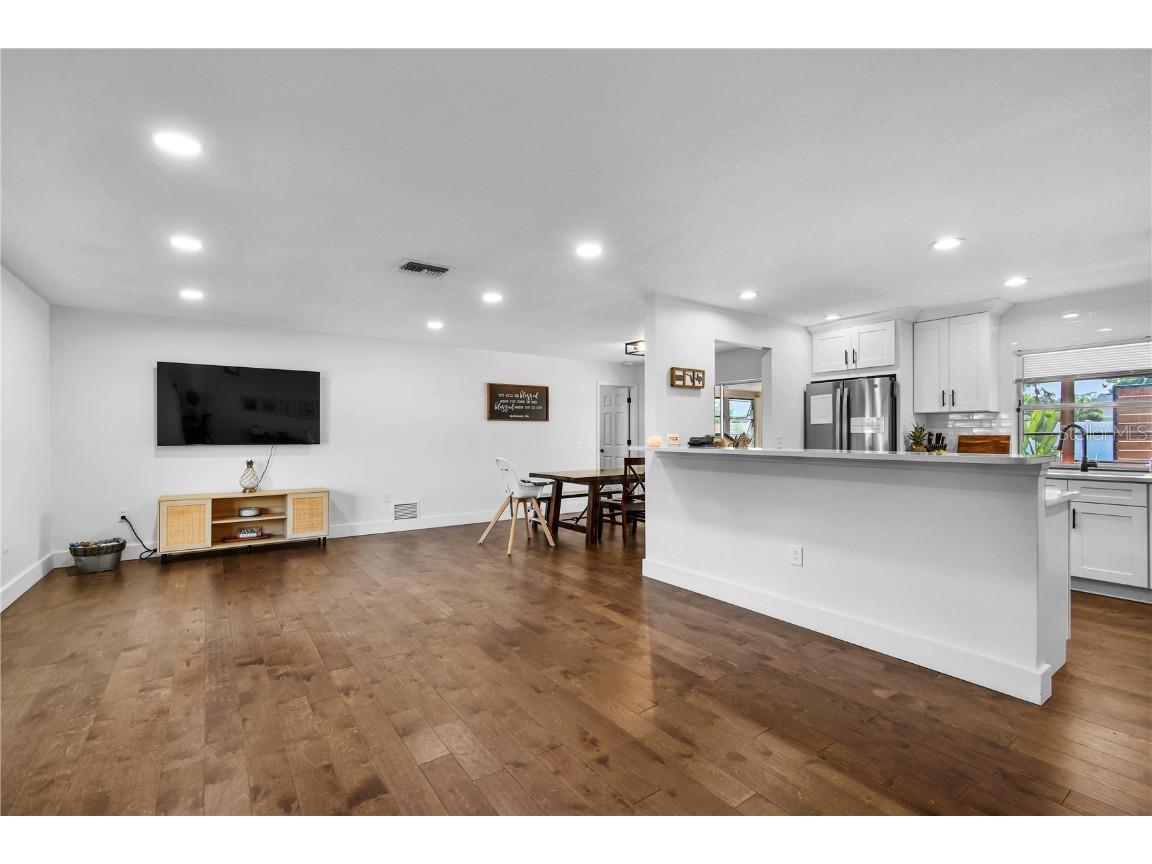 7304 Claries Drive Sarasota FL 34243 A4669867 image30