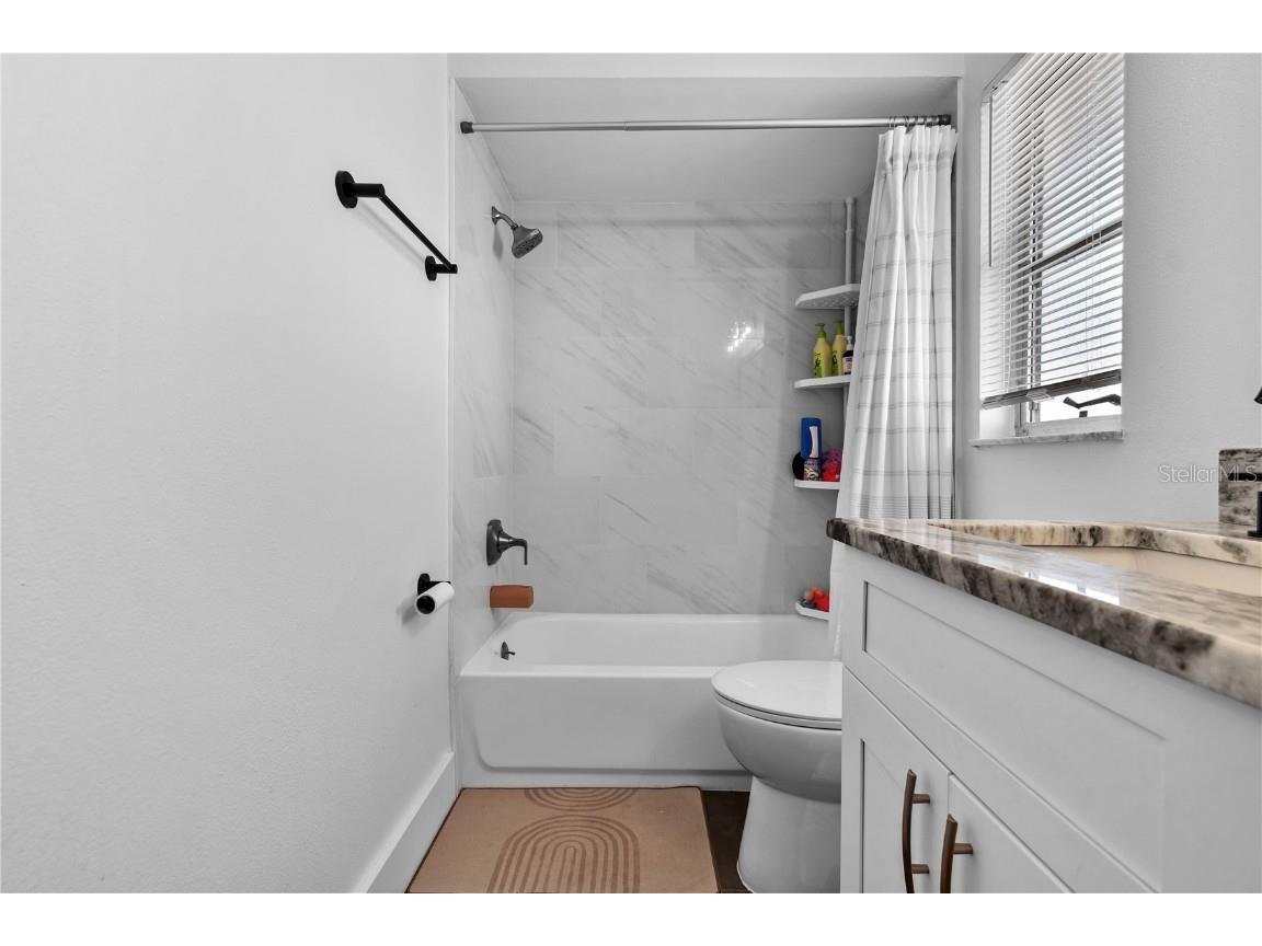 7304 Claries Drive Sarasota FL 34243 A4669867 image46