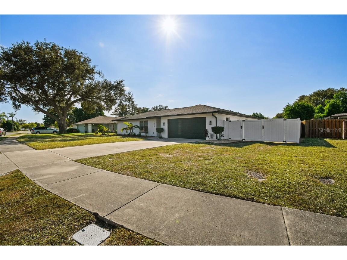 7304 Claries Drive Sarasota FL 34243 A4669867 image50