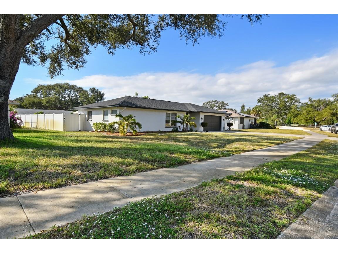 7304 Claries Drive Sarasota FL 34243 A4669867 image54