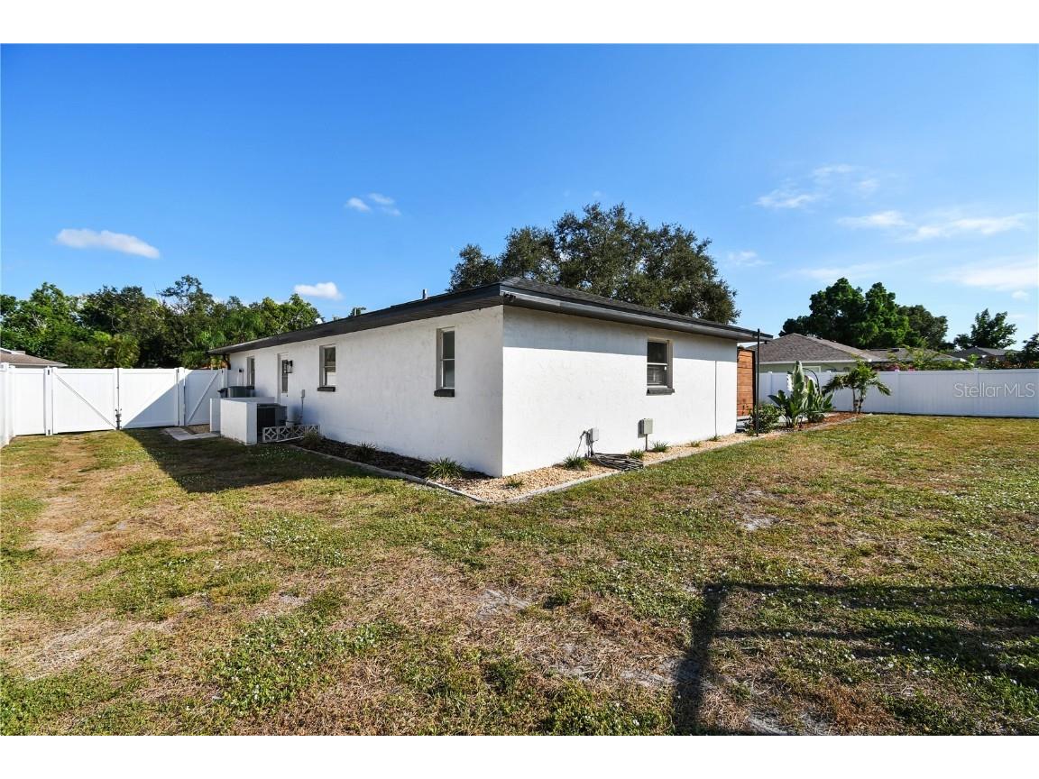 7304 Claries Drive Sarasota FL 34243 A4669867 image55