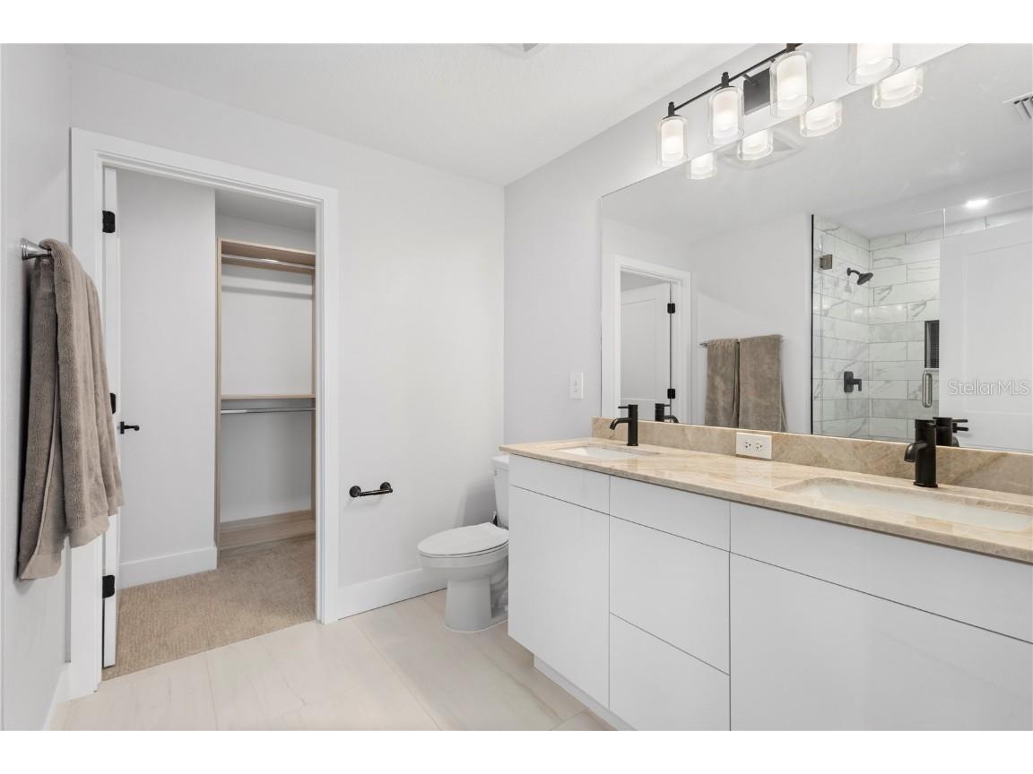 7304 Portlight Lane Sarasota FL 34240 A4671031 image16