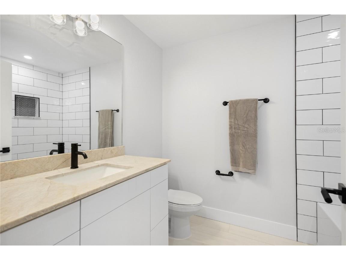 7304 Portlight Lane Sarasota FL 34240 A4671031 image19