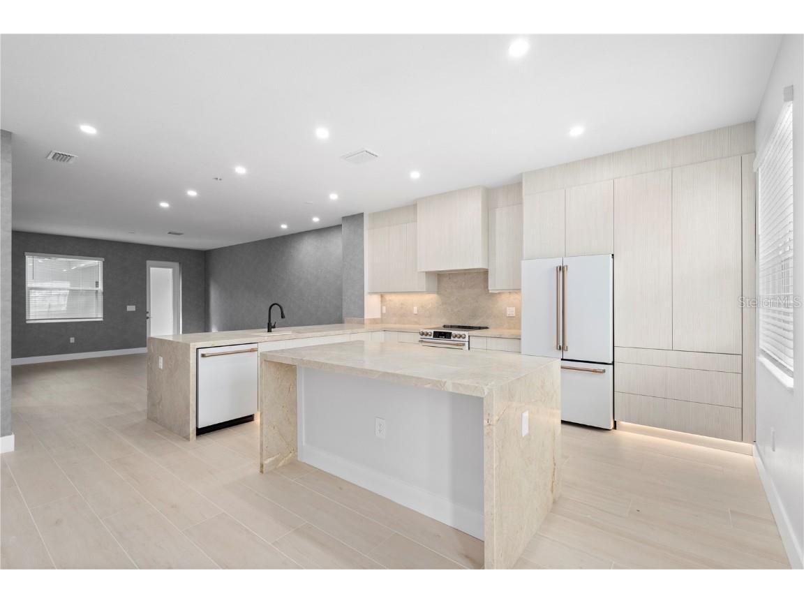 7304 Portlight Lane Sarasota FL 34240 A4671031 image4