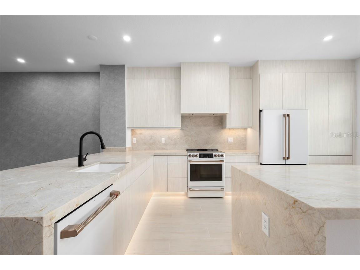 7304 Portlight Lane Sarasota FL 34240 A4671031 image8