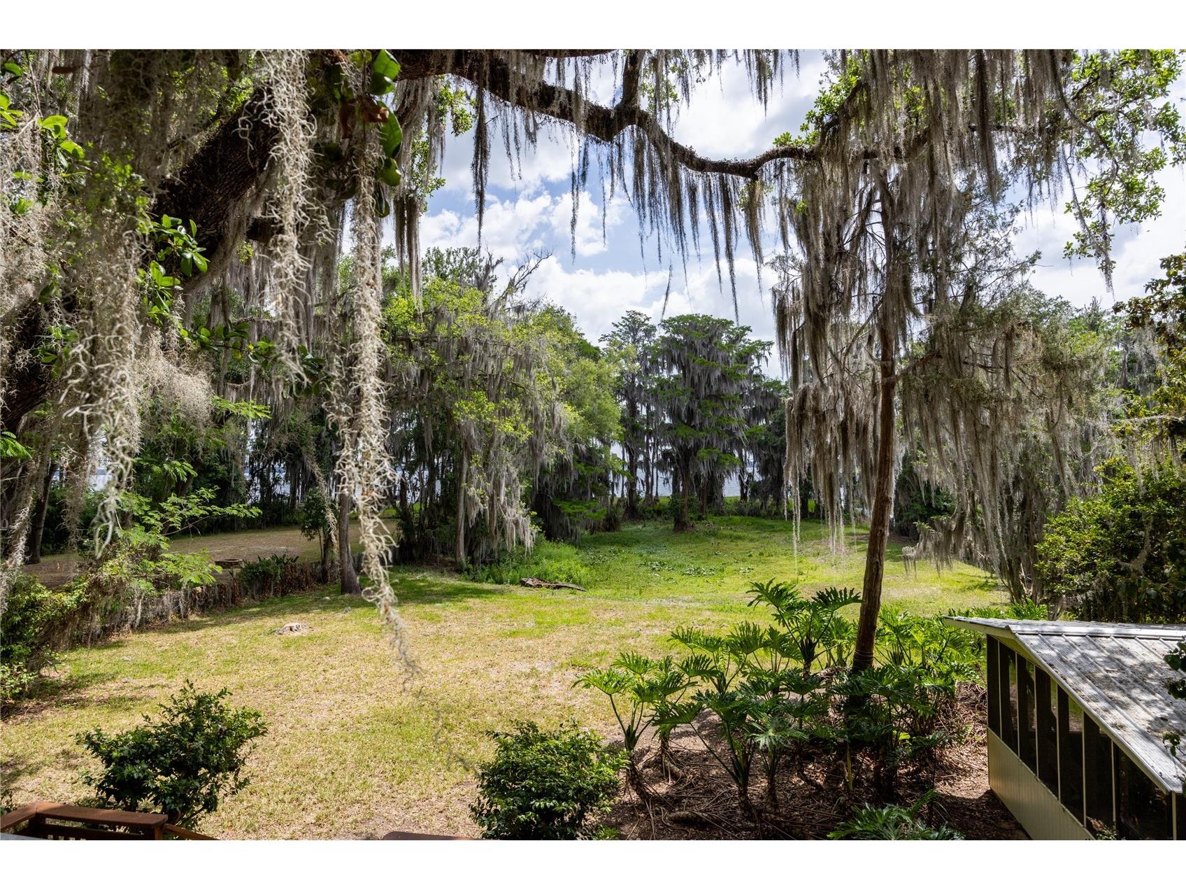 7305 NE 222nd Street Melrose FL 32666 - LAKE SANTA FE GC539623 image29