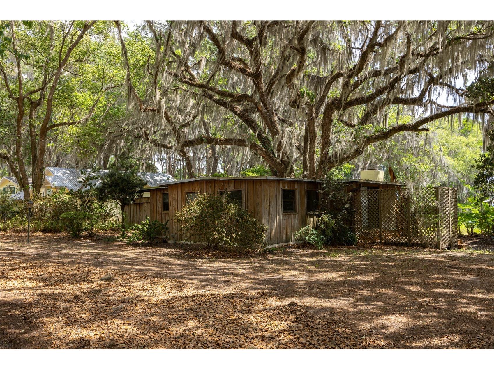 7305 NE 222nd Street Melrose FL 32666 - LAKE SANTA FE GC539623 image5