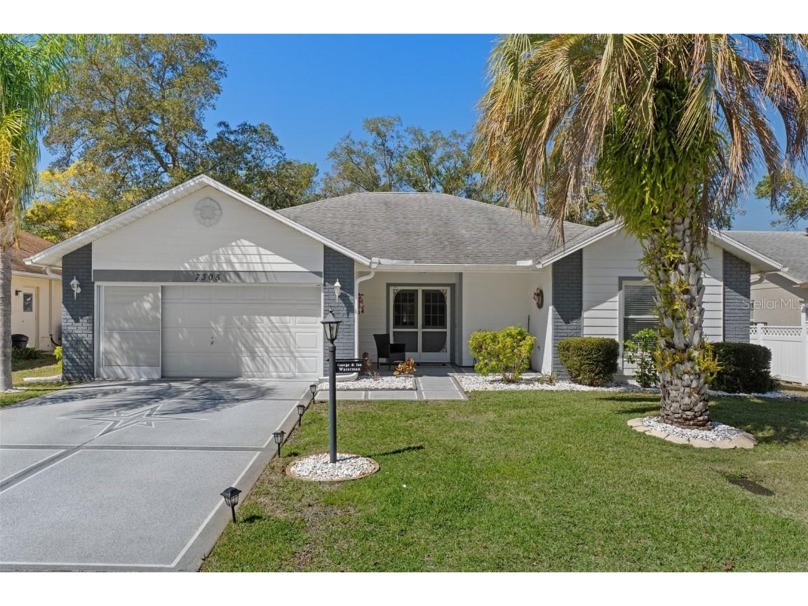7305 Sugarbush Spring Hill FL 34606 W7873430 image1