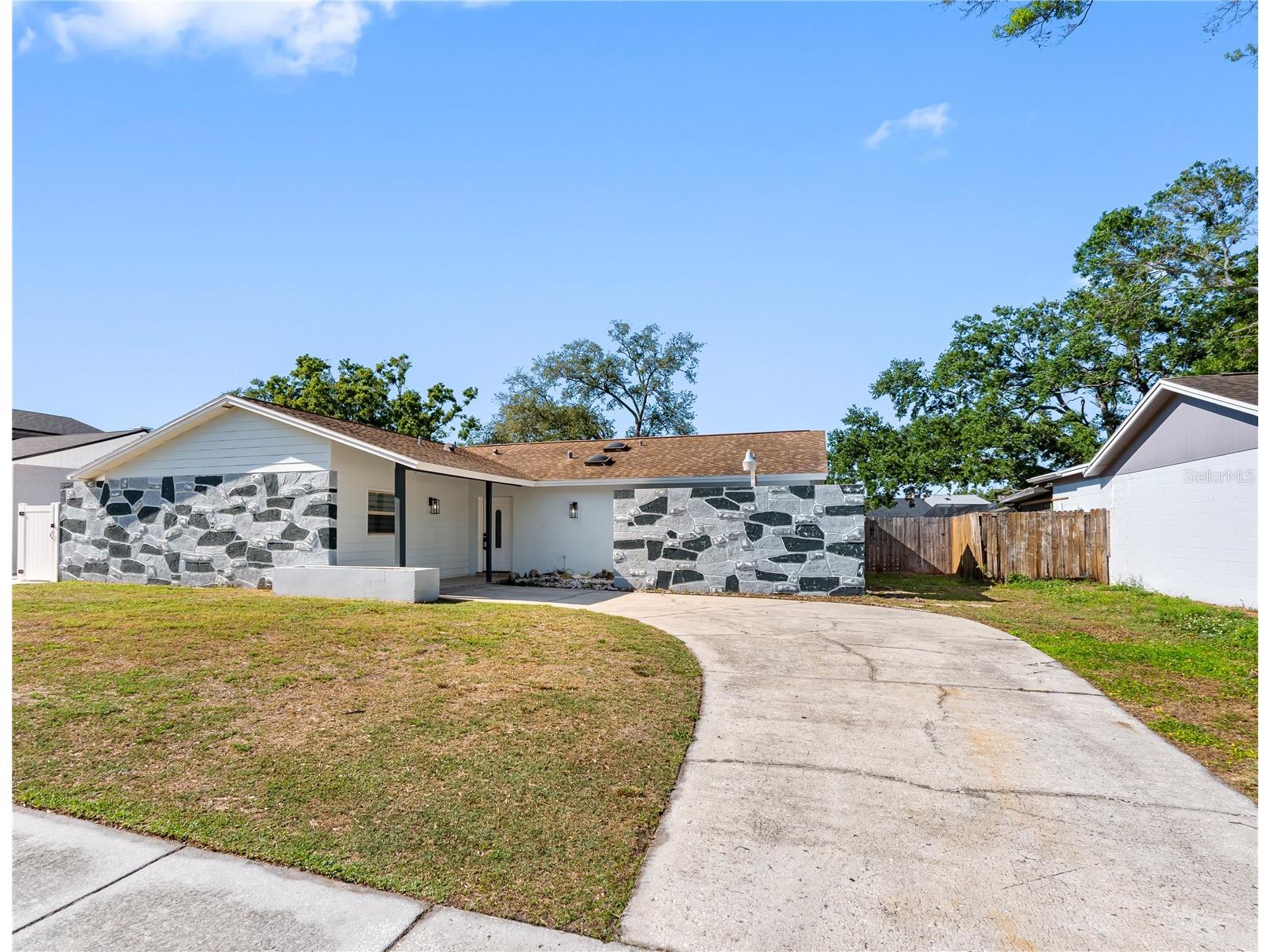 7305 Woodkirk Court Tampa FL 33634 TB8415375 image1