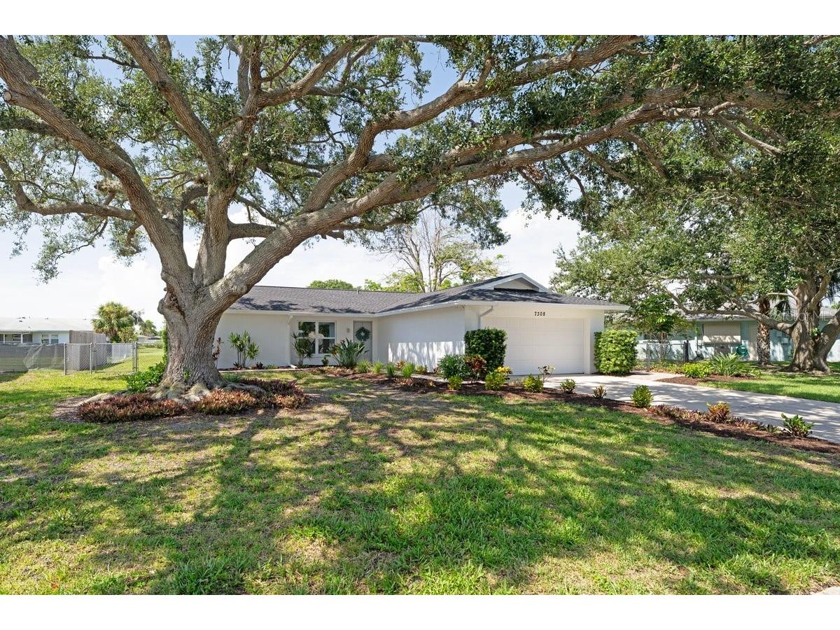 7308 17th Avenue W Bradenton FL 34209 A4656936 image1