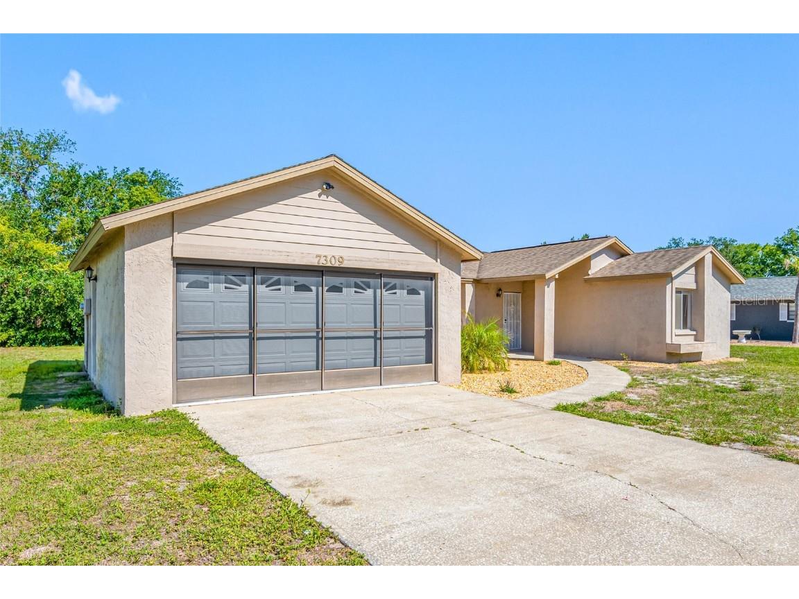 7309 Berwick Way Weeki Wachee FL 34613 TB8374080 image1