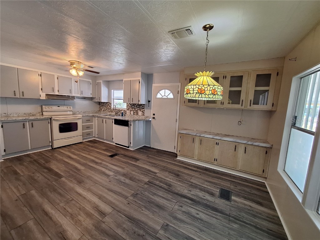 7309 Blue Lake Drive Hudson FL 34667 W7878130 image15