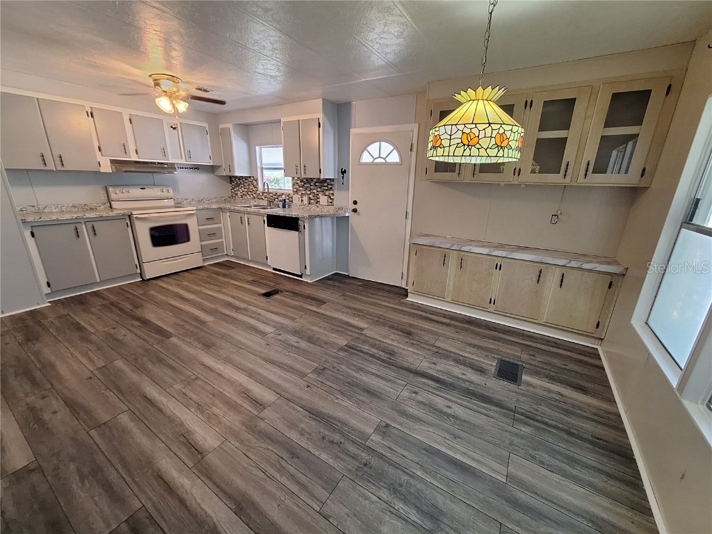 7309 Blue Lake Drive Hudson FL 34667 W7878130 image5