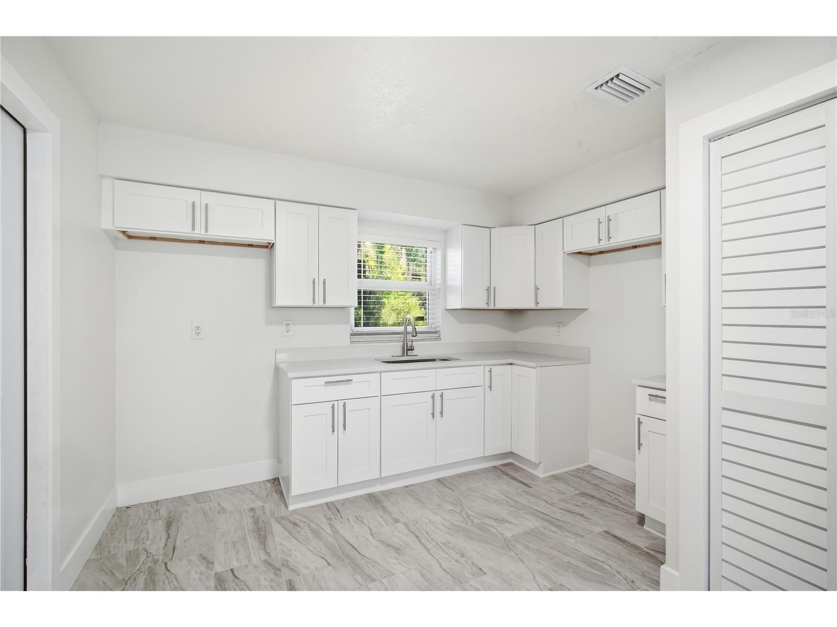 7309 N Hutton Place #D Tampa FL 33604 TB8526864 image8