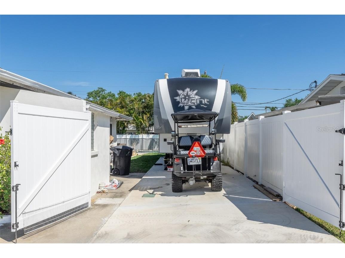 731 44th Avenue NE Saint Petersburg FL 33703 TB8366957 image33