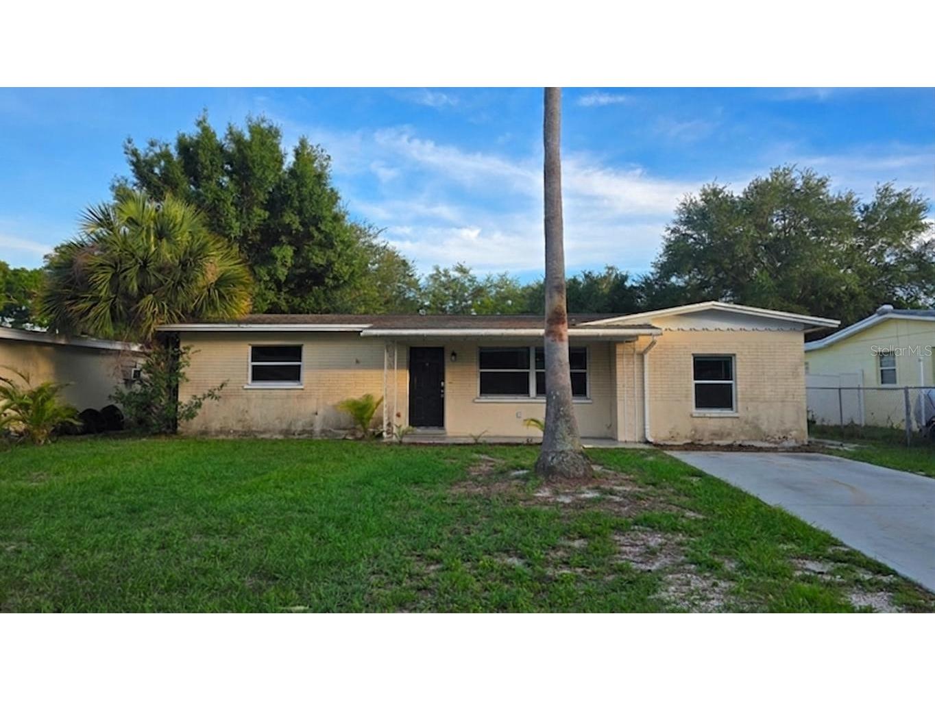 731 Lakeside Drive Largo FL 33778 A4695721 image1
