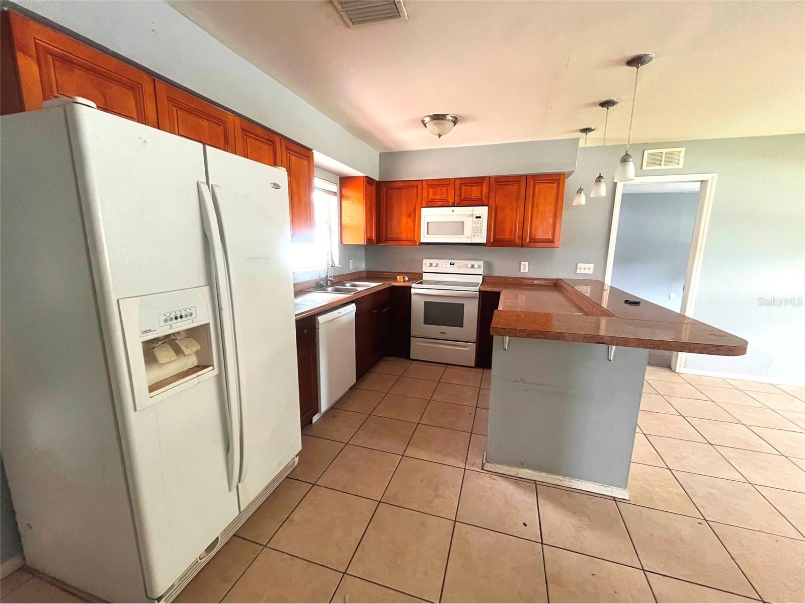 731 Lakeside Drive Largo FL 33778 A4695721 image4