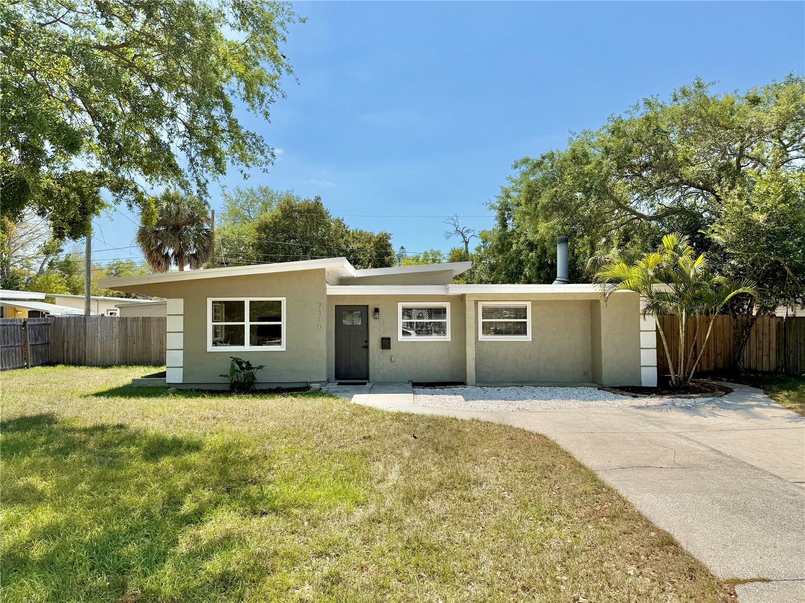 7310 11th Avenue N Saint Petersburg FL 33710 TB8490160 image1