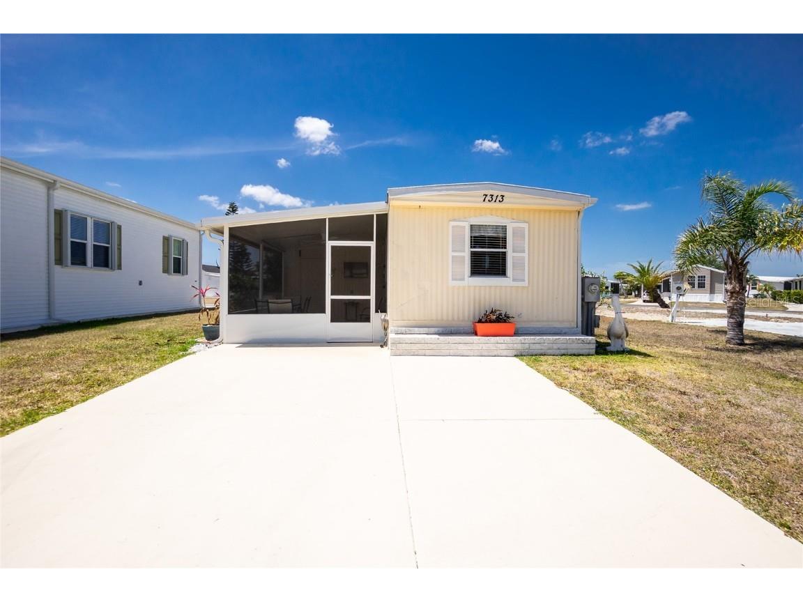 7313 Desant Lane Port Charlotte FL 33981 - BUTTERFORD WATERWAY C7509088 image1